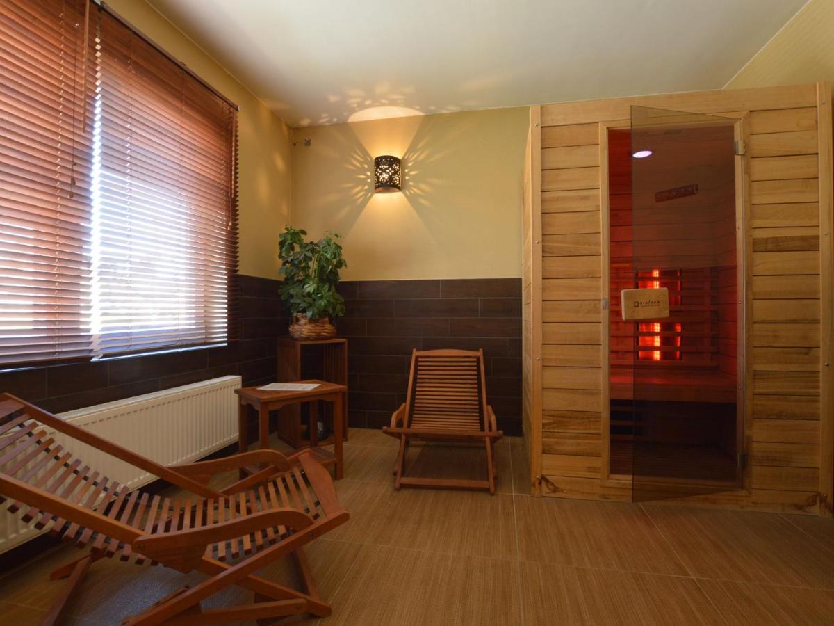 Luxury With Sauna Over A Apartment Robertville